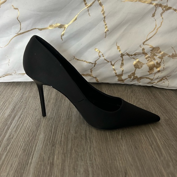 MNG Black Closed Toe Heels! - Picture 2 of 3